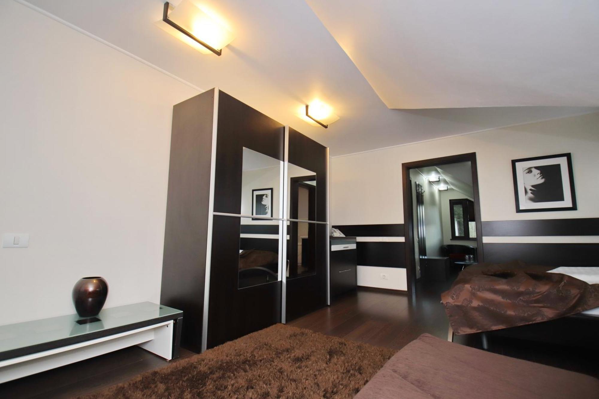 Complex Cochet Hotel บุชเตนี ภายนอก รูปภาพ
