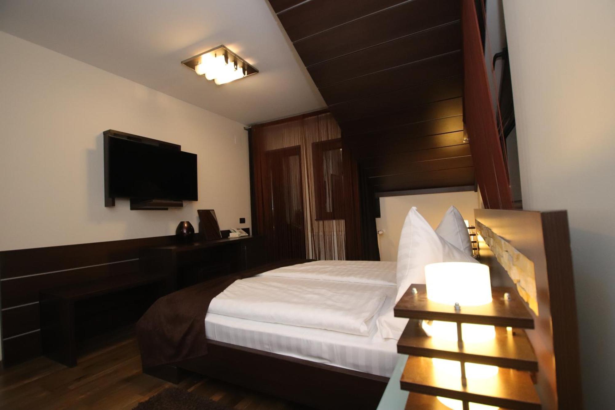 Complex Cochet Hotel บุชเตนี ภายนอก รูปภาพ