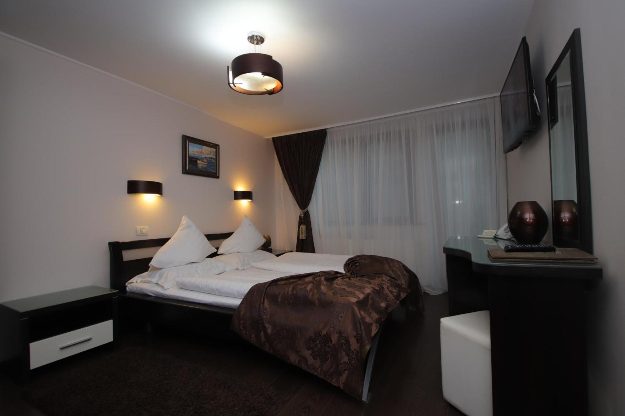 Complex Cochet Hotel บุชเตนี ภายนอก รูปภาพ