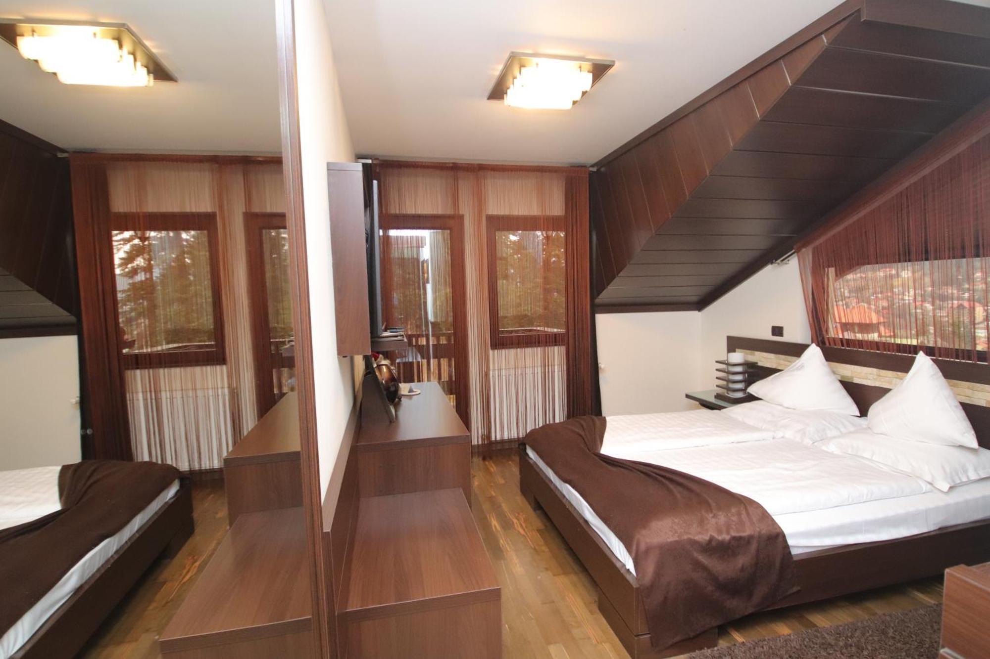 Complex Cochet Hotel บุชเตนี ภายนอก รูปภาพ