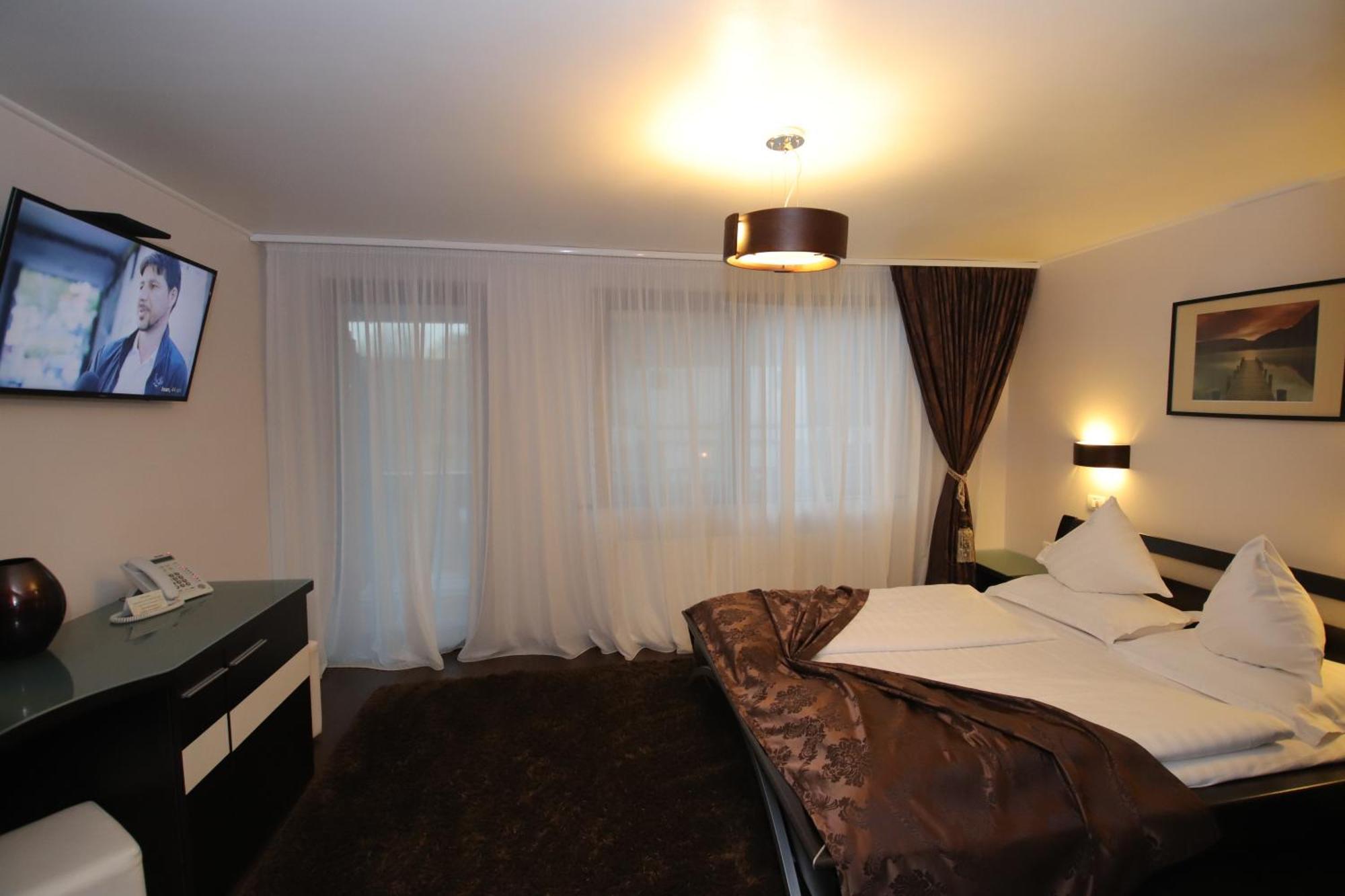 Complex Cochet Hotel บุชเตนี ภายนอก รูปภาพ