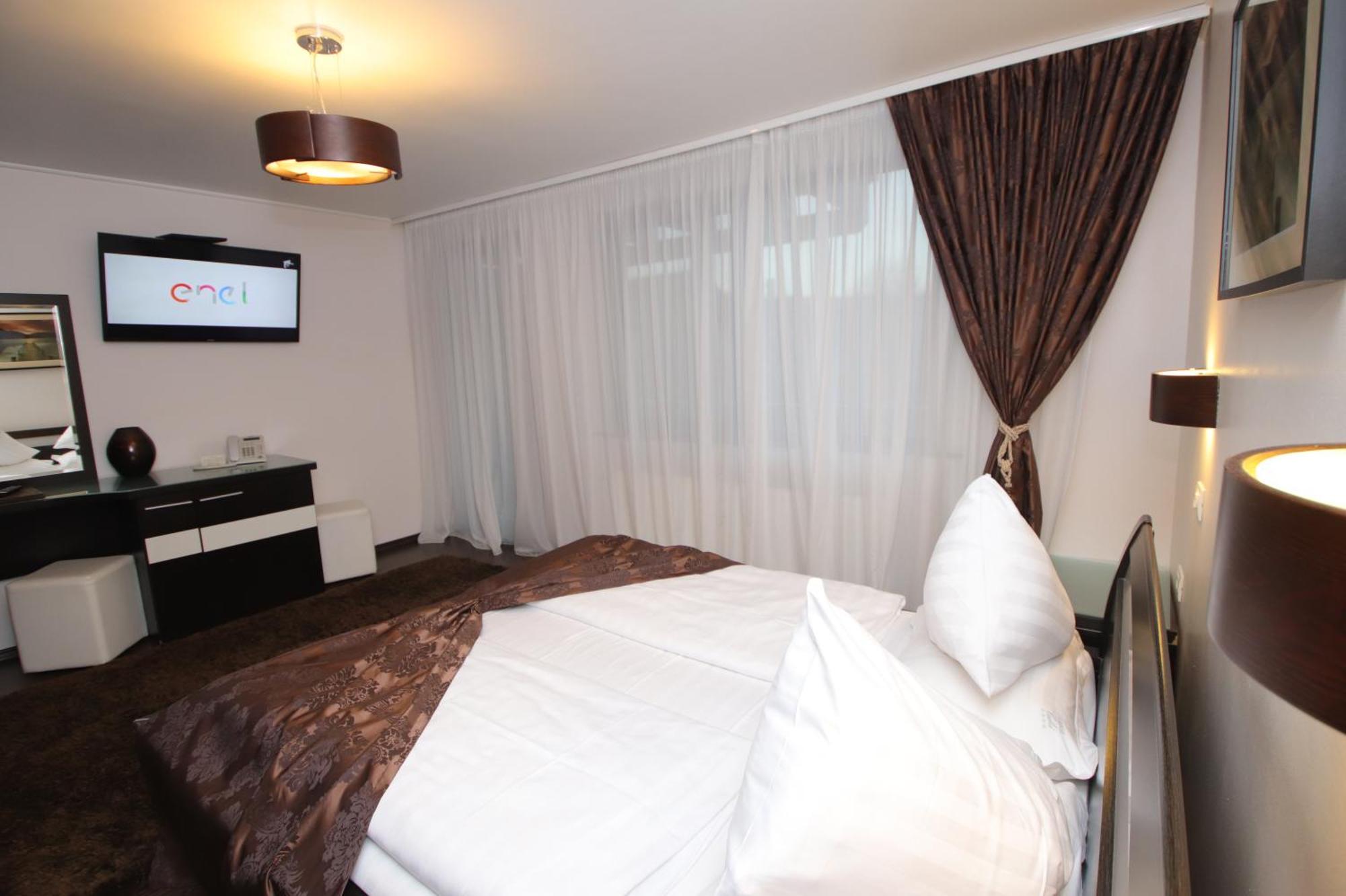 Complex Cochet Hotel บุชเตนี ภายนอก รูปภาพ